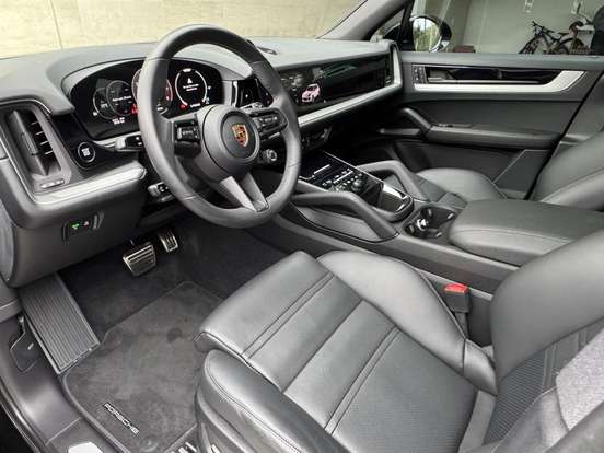 PORSCHE-CAYENNE-2024