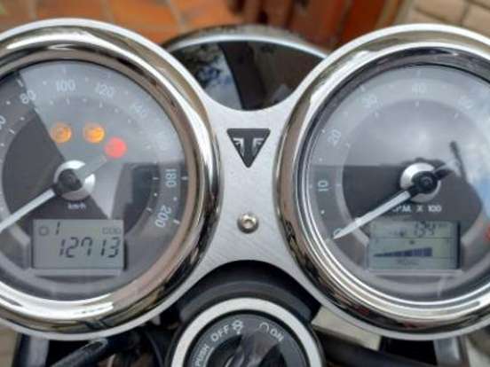 TRIUMPH-BONNEVILLE T120 1200 TRIUMPH-BONNEVILLE T120 1200-2016
