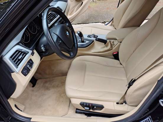 BMW-320i-2012
