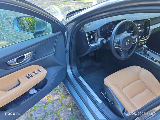 VOLVO-V60-2019
