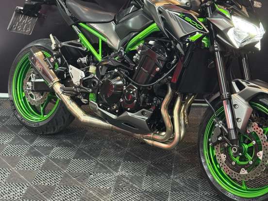 KAWASAKI-Z900-2023