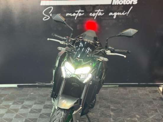 KAWASAKI-Z900-2023