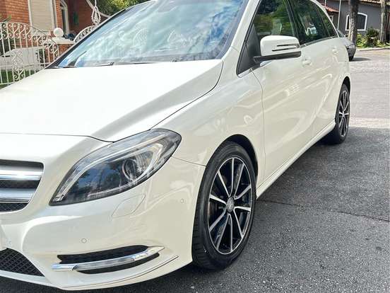 MERCEDES-BENZ-B 200-1.6 SPORT TURBO GASOLINA 4P AUTOMÁTICO MERCEDES-BENZ-B 200-2014