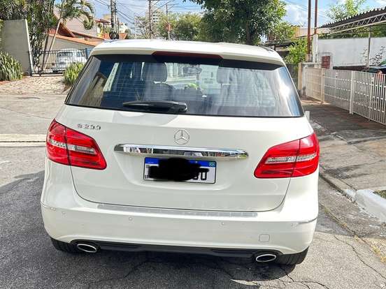 MERCEDES-BENZ-B 200-1.6 SPORT TURBO GASOLINA 4P AUTOMÁTICO MERCEDES-BENZ-B 200-2014