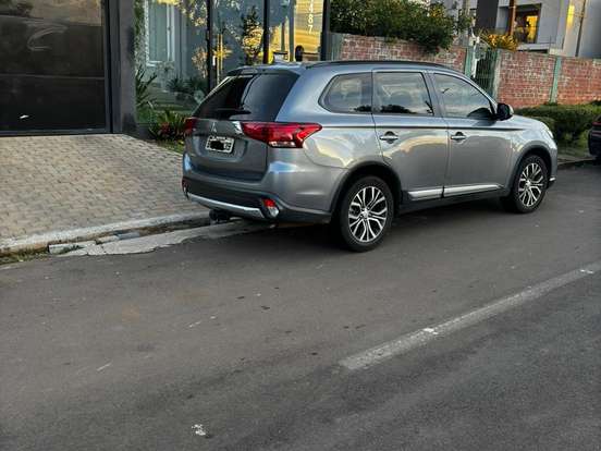 MITSUBISHI-OUTLANDER-2.0 16V GASOLINA 4P AUTOMÁTICO MITSUBISHI-OUTLANDER-2016