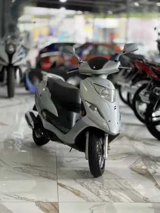 SUZUKI BURGMAN 125 AUTOMATIC SUZUKI BURGMAN 125 AUTOMATIC