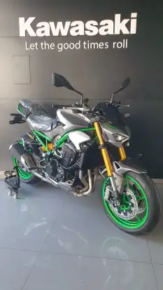 KAWASAKI-Z900 R EDITION-2025