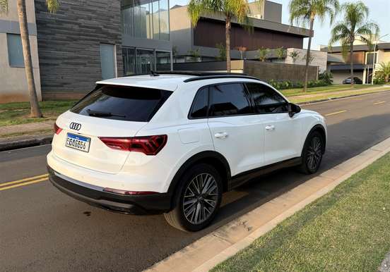 AUDI-Q3-2020