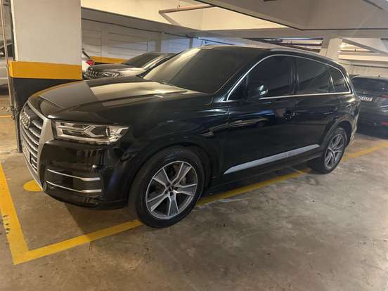 AUDI-Q7-2019