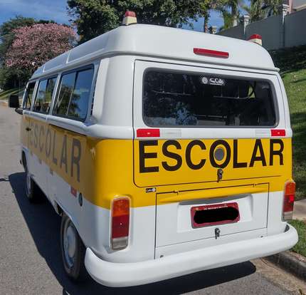 VOLKSWAGEN-KOMBI-2011