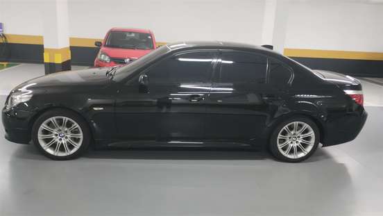 BMW-550i-4.8 SEDAN V8 32V GASOLINA 4P AUTOMÁTICO BMW-550i-2007