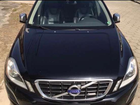 VOLVO-XC60-2.0 T5 R DESIGN TURBO GASOLINA 4P AUTOMÁTICO VOLVO-XC60-2013