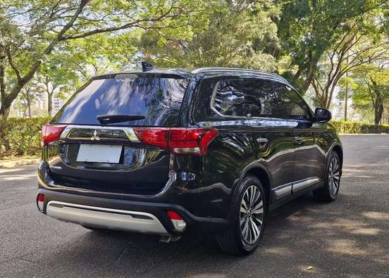 MITSUBISHI-OUTLANDER-3.0 MIVEC V6 GASOLINA HPE-S AWD AUTOMÁTICO MITSUBISHI-OUTLANDER-2020