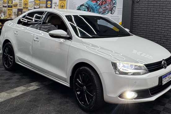 VOLKSWAGEN-JETTA-2014