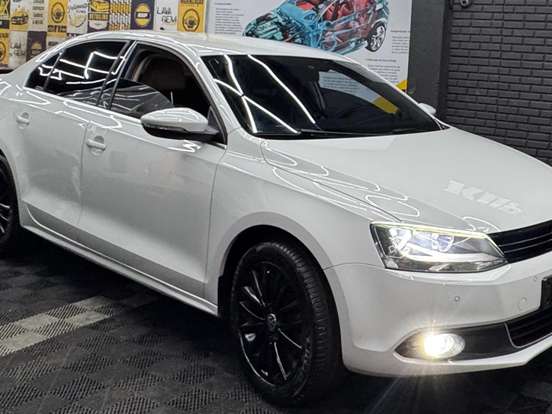 VOLKSWAGEN-JETTA-2.0 TSI HIGHLINE 211CV GASOLINA 4P TIPTRONIC VOLKSWAGEN-JETTA-2014