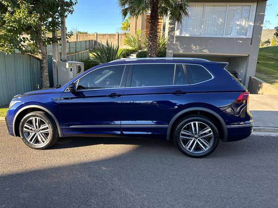 Imagem de VOLKSWAGEN TIGUAN 2.0 300 TSI GASOLINA ALLSPACE R-LINE AUTOMÁTICO