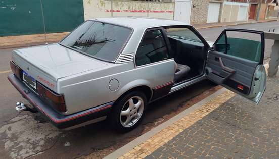 CHEVROLET-MONZA-1987