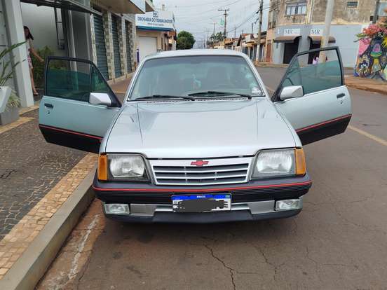 CHEVROLET-MONZA-1987