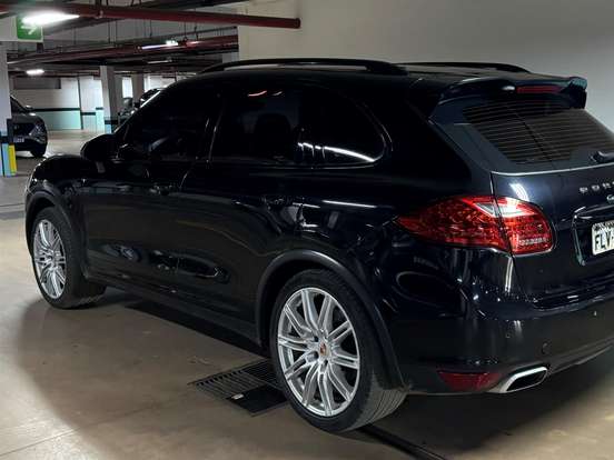 PORSCHE-CAYENNE-2013