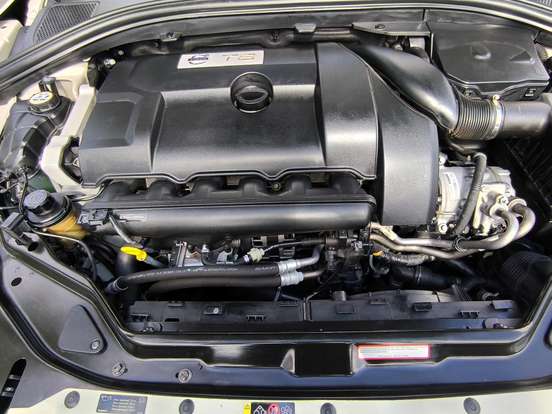 VOLVO-XC60-3.0 T6 RD AWD TURBO GASOLINA 4P AUTOMÁTICO VOLVO-XC60-2013