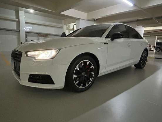AUDI-A4-2017