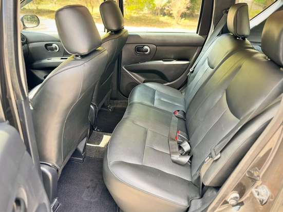 NISSAN-LIVINA-1.8 SL 16V FLEX 4P AUTOMÁTICO NISSAN-LIVINA-2012