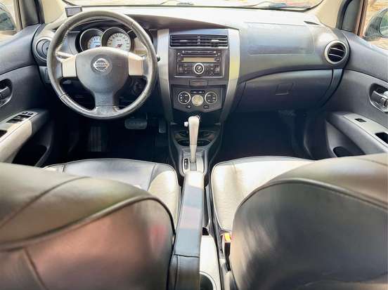 NISSAN-LIVINA-1.8 SL 16V FLEX 4P AUTOMÁTICO NISSAN-LIVINA-2012