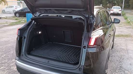 PEUGEOT-3008-2017