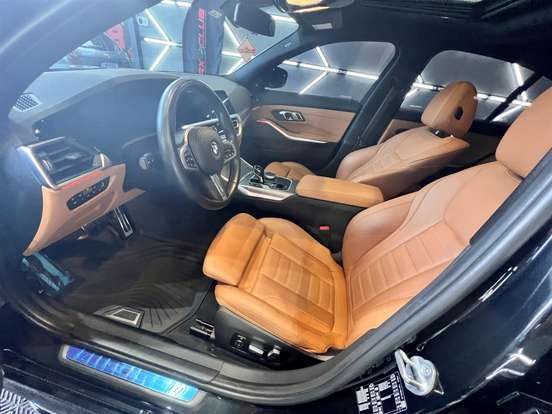 BMW-320i-2022