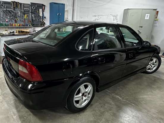 CHEVROLET-VECTRA-2.2 MPFI CD 16V GASOLINA 4P AUTOMÁTICO CHEVROLET-VECTRA-2000