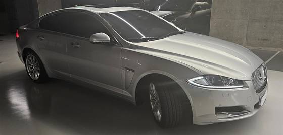 JAGUAR XF 2.0 PREMIUM LUXURY TURBOCHARGED GASOLINA 4P AUTOMÁTICO