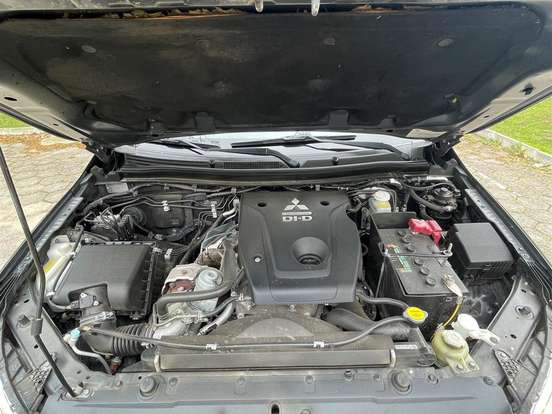 MITSUBISHI-L200 TRITON-2.4 16V TURBO DIESEL SPORT HPE CD 4P 4X4 AUTOMÁTICO MITSUBISHI-L200 TRITON-2019