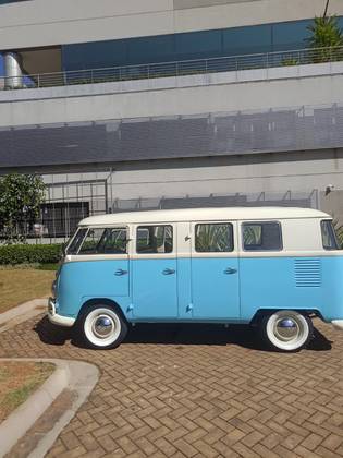 VOLKSWAGEN KOMBI 1.5 LUXO 8V GASOLINA 6P MANUAL