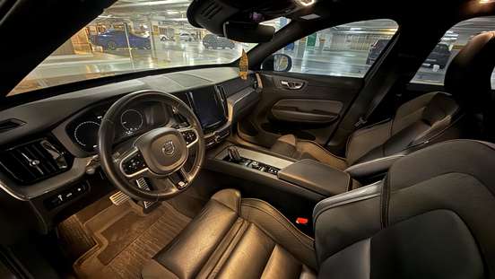 VOLVO-XC60-2019