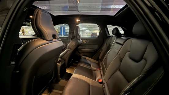 VOLVO-XC60-2019