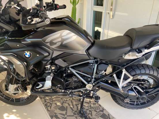 BMW-R 1250 GS PREMIUM TRIPLE BLACK BMW-R 1250 GS PREMIUM TRIPLE BLACK-2021