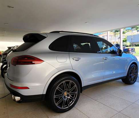 PORSCHE-CAYENNE-2017