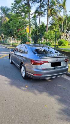 VOLKSWAGEN-JETTA-2018