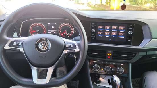 VOLKSWAGEN-JETTA-2018
