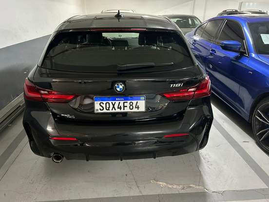 BMW-118i-2023