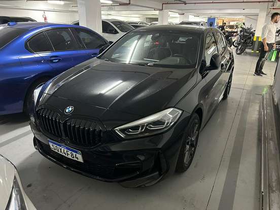BMW-118i-2023