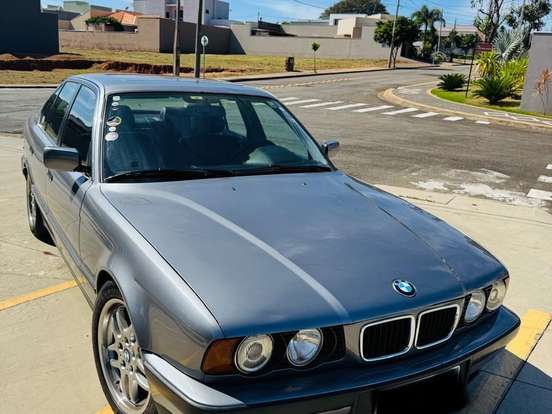 BMW-540i-4.0 SEDAN V8 32V GASOLINA 4P AUTOMÁTICO BMW-540i-1993