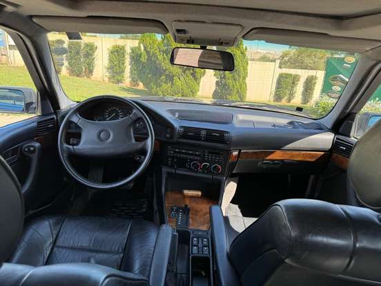 BMW-540i-1993