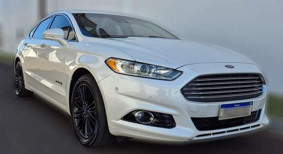FORD-FUSION-2015