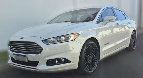 FORD-FUSION-2015