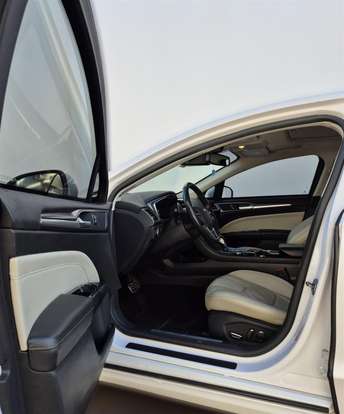 FORD-FUSION-2015