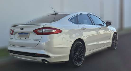 FORD-FUSION-2015