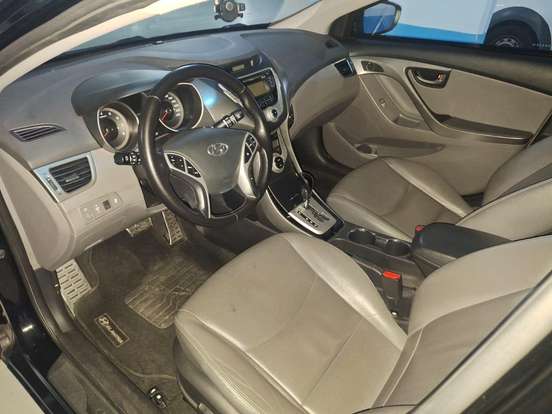 HYUNDAI-ELANTRA-1.8 GLS 16V GASOLINA 4P AUTOMÁTICO HYUNDAI-ELANTRA-2011