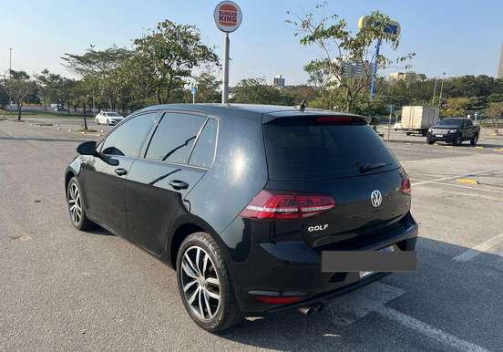 VOLKSWAGEN-GOLF-2017