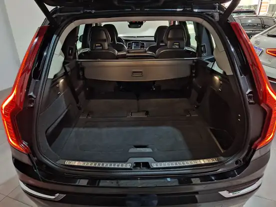 VOLVO-XC90-2016
